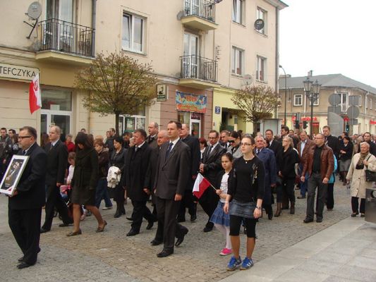 Ofiarom katastrofy w Smoleńsku 
Marsz milczenia

15.04.2010

Słowa kluczowe: Marsz milczenia