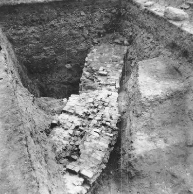 Wykopaliska
Zbiory Wojewódzkiego Konserwatora Zabytków w Warszawie o. Płock

'Płock w starej fotografii (po roku 1945)' - [url=http://historia.e-plock.pl/po1945/galeria.html]http://historia.e-plock.pl/po1945/galeria.html[/url]
Słowa kluczowe: Wykopaliska