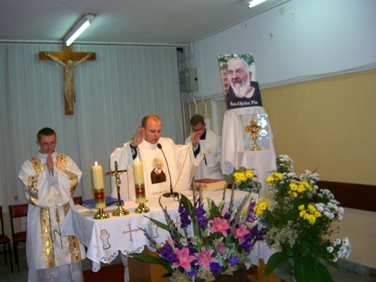 Uroczysta Msza Święta w Szpitalu Wojewódzkim w Płocku
23 września 2007r - wprowadzenie relikwii świętego ojca Pio
Słowa kluczowe: szpital