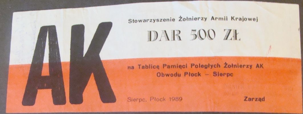 Dar żołnierzy AK na tablicę pamięci
dziś nazywamy to "cegiełka" kiedyś było to pokwitowanie
1989
Słowa kluczowe: cegiełka