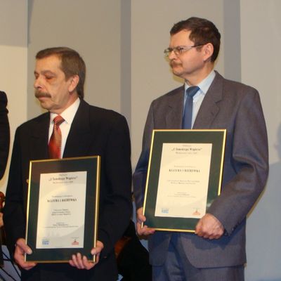 Gala plebiscytu "Z Tumskiego Wzgórza 2009" - kategoria Kultura
Paweł Mieszkowicz - Prezes Stowarzyszenia Przyjaciół Muzeum Mazowieckiego
dr Tomasz Kordala - archeolog, kustosz Muzeum Mazowieckiego w Płocku, zastępca Dyrektora ds. merytorycznych Muzeum Mazowieckiego w Płocku

10.03.2010
Słowa kluczowe: nominacje