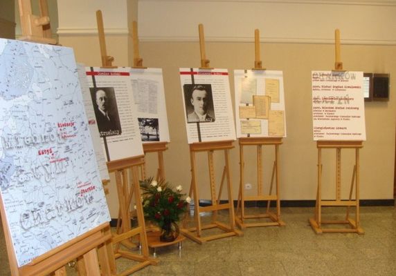 Wystawa w Sądzie Okręgowym w Płocku = Katyń 1940
ludzie związani z płockim wymiarem sprawiedliwości
Słowa kluczowe: wystawa Katyn