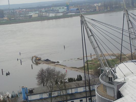 Budujemy molo ....
... czyli niszczymy urocze miejsce. Czy warto?
Słowa kluczowe: molo