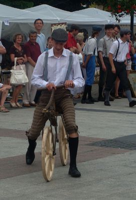 Dni Historii Płocka 2010
Historia roweru - pierwszy rower
Słowa kluczowe: rower