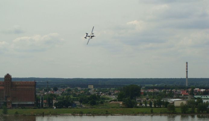 piknik lotniczy 
2010 r
Słowa kluczowe: piknik lotniczy 