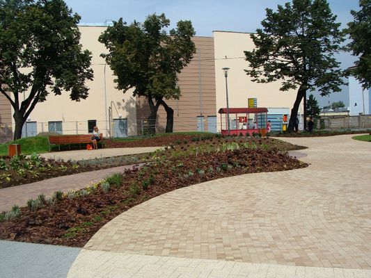 Nowe miejsce odpoczynku u zbiegu ulicy Bielskiej, Obrońców Westerplatte i Mickiewicza
Dyskusja jak nazwać to miejsce trwa
Słowa kluczowe: skwer