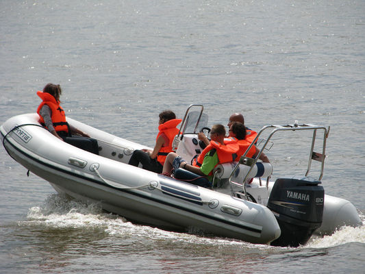 Szybka łódź - Nowa atrakcja nad Wisłą
Słowa kluczowe: Wisła