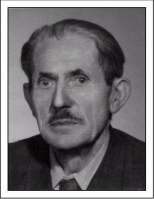 Władysław Borzewski
urodzony 9 kwietnia 1906 roku, żołnierz IV Pułku Strzelców Konnych w Płocku, który podczas II wojny światowej przeszedł szlak bojowy od ZSRR(19.09.1939) przez Persję (1942), Irak (1942), Pakistan (1943), Egipt i Tobruk  w Libii (1943), Włochy – Monte Casino (1944), Anglia (1945). 
Do ojczyzny powrócił dopiero 1949 roku. Do śmierci mieszkał w Bulkowie, zmarł mając  77 lat, 9 stycznia 1983 roku.

Słowa kluczowe: Władysław Borzewski