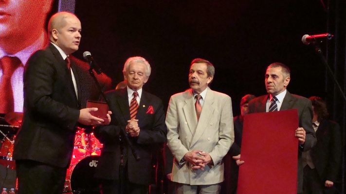 V Jarmark Tumski w Płocku
Dar kolekcjonerów dla Miasta Płocka wręczany w amfiteatrze 24. 05. 2013 r.
Słowa kluczowe: Jarmark Tumski