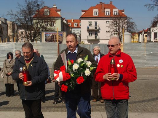 VI Ogólnopolski Rajd Do Miejsc Pamięci Narodowej Turystów Zmotoryzowanych PTTK PŁOCK 2010
od 17-04-2010 do 18-04-2010 
Celem rajdu jest poznanie miejsc pamięci narodowej na terenie miasta Płocka i gmin Białej Starej i Budzeń
Uczestnicy rajdu z kilku miast Polski złożyło kwiaty i znicze pamięci - Dziękujemy za pamięć 
Słowa kluczowe: rajd 