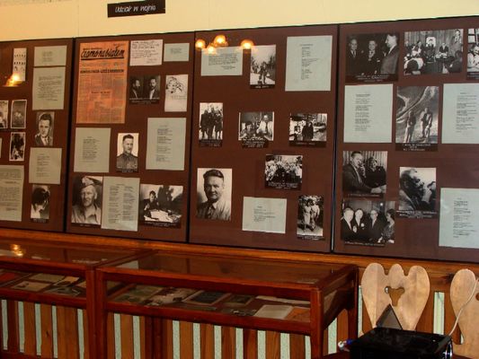 w domu Władysława Broniewskiego
Słowa kluczowe: Broniewski