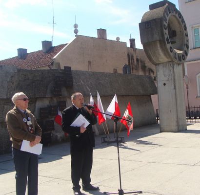 VI Ogólnopolski Rajd Do Miejsc Pamięci Narodowej Turystów Zmotoryzowanych PTTK 'PŁOCK 2010
od 17-04-2010 do 18-04-2010 
celem rajdu jest poznanie miejsc pamięci narodowej na terenie miasta Płocka i gmin Białej Starej i Brudzeń 
Słowa kluczowe: rajd pomnik