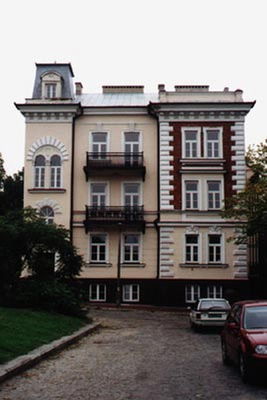 Budynek przy ulicy Kościuszki 20 w Płocku
Budynek przy ulicy Kościuszki 20 w Płocku, w którym mieściła się założona przez Tadeusza Paciorkiewicza w 1945 roku Szkoła Muzyczna.
Fot. Paweł Paciorkiewicz
