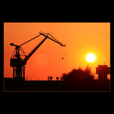 Port
Słowa kluczowe: port zachód dźwig