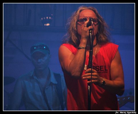 Grzegosz Markowski - "Perfect".
Występ zespołu z okazji 30-tej rocznicy czerwca '76
