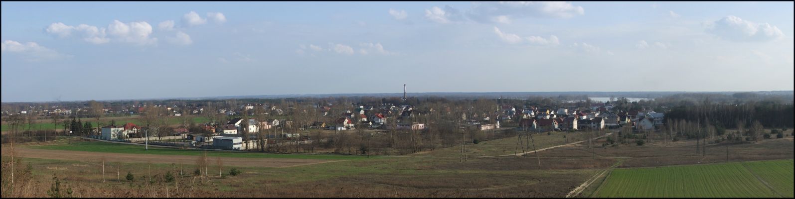 Borowiczki - panorama
Widok na Borowiczki ze skarpy w Imielnicy.
