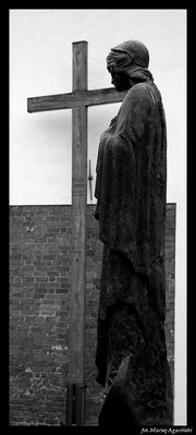 ***
Figurka przy kościele św. Dominika.
