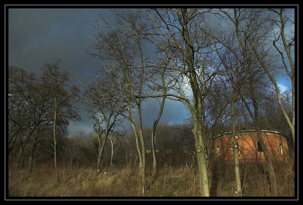 Stara przepompownia nad Wisłą
