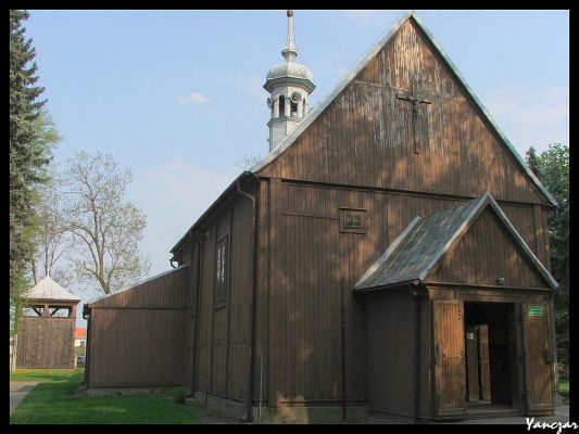 Kościół w Trzepowie
Drewniany kościół z XVI wieku, o barokowym wyposażeniu wnętrza. Przy kościele drewniana dzwonnica z pierwszej połowy XVIII wieku.
