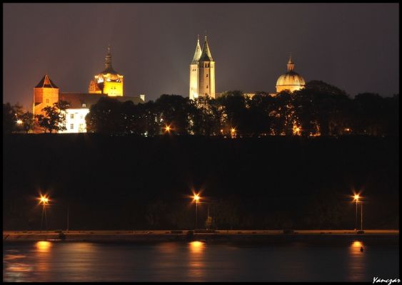 Zamkowe wzgórze widziane z Radziwia
