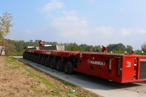 "mamut" maszyna do transportu reaktora na orlen
