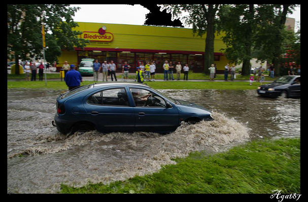 zalana ul. Tysiaclecia 
pierwszy dzien lipca 2009r 
