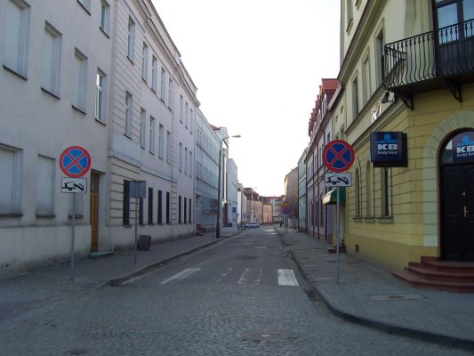 ul. Zduńska
z boku ratusza...
