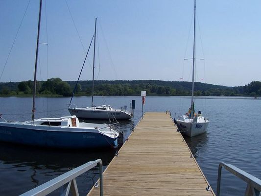 Murzynowo
Parking dla łodzi :) doba tylko 10zł ....

