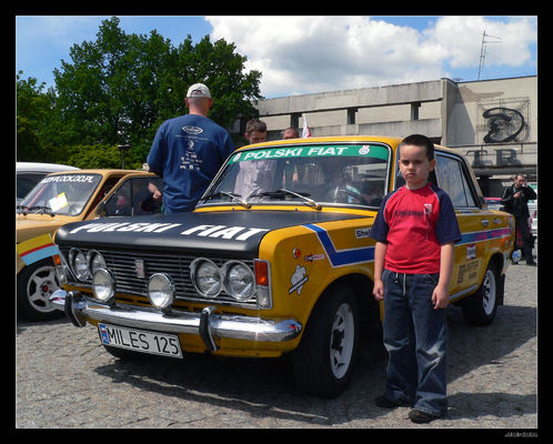 125p
Spotkanie miłośników Syren i Warszaw. 
10/06/2006
Efekt oglądania reklam, przeklepana Warszawka :)
