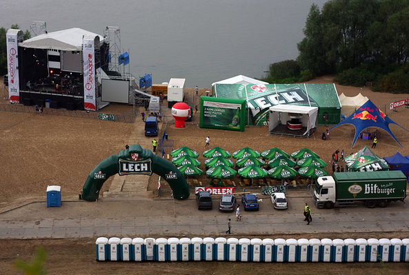 Audioriver 2008
Było gdzie uzupełnić płyny i było gdzie je ...
