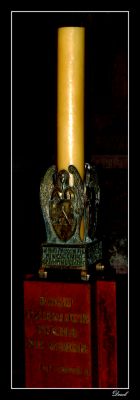 Bogu Dziękujcie Ducha Nie Gaście
Świecznik stojący przy grobie królewskim w Katedrze.
