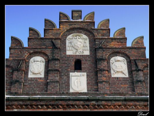 Herby
Znajdujące się nad wejściem głównym do katedry
