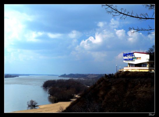 Hotel Starzyński
Widok na Hotel Starzyński usytuowany na płockiej skarpie, oraz rzekę Wisłę
