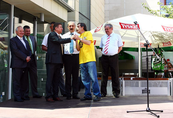 II Jarmark Tumski
Uroczystego otwarcia dokonali "trzej tenorzy"
[url=http://www.jarmarktumski.pl/program-jarmarku]KLIK[/url]
