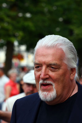Jon Lord
W ramach X Letniego Festiwalu Muzycznego "Rockowa noc z orkiestrą" wystąpił legendarny klawiszowiec Deep Purple 
Więcej o wirtuozie organów Hammonda --> [url]http://pl.wikipedia.org/wiki/Jon_Lord[/url]

