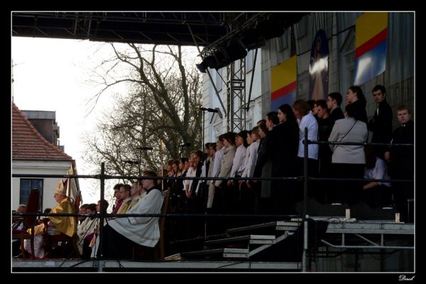 Msza
Msza św. odprawiana 23/04/2006r na Starym rynku z okazji obchodów 650-cio lecia kościoła farnego pw św. Bartłomieja
