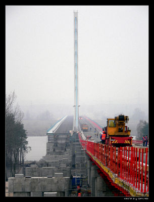 Niewidzialna droga
Budowa drugiej nitki na estakadzie
