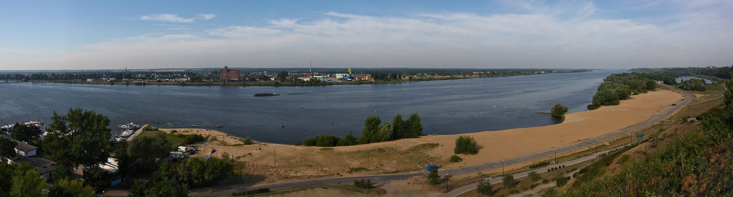 Panorama Wisły
Widok na stronę lewobrzeżną.

>> UWAGA <<
Rozmiar 1,6 Noise'a ;)
