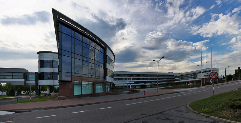 Pentagon
Panorama z ręki --> 12 pionowych kadrów.
Z dedykacją dla tych, którym przeszkadzało niebo ;)
