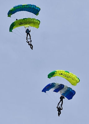 Spadochronowa Warszawska Grupa Sky Dive 
III Piknik Lotniczy w Płocku 
