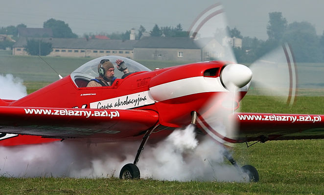 Żelazny - Tomasz Grabowski
CO-PILOT ZLIN-526 F "SIÓDEMKA"
pil. Tomasz GRABOWSKI
- pilot samolotowy, członek Aeroklubu Ziemi Lubuskiej. Prywatny przedsiębiorca.
