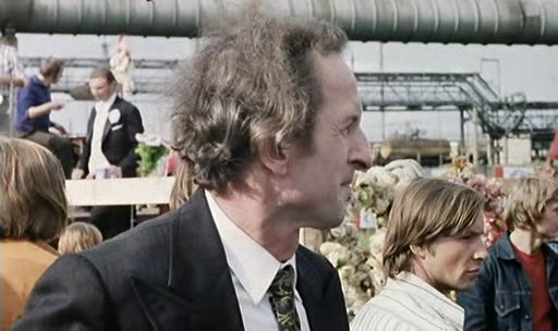 "Blizna"
Scena z filmu Krzysztofa Kieślowskiego "Blizna".
Impreza pod Kombinatem.
Franciszek Pieczka
Słowa kluczowe: Blizna Franciszek Pieczka