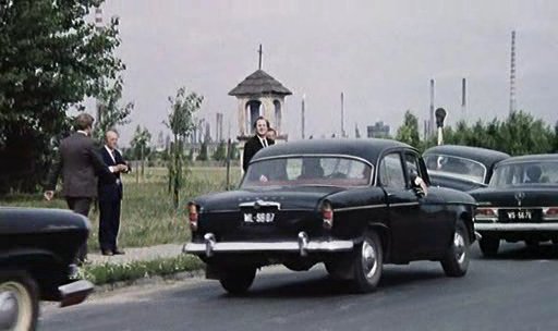 "Blizna"
Scena z filmu Krzysztofa Kieślowskiego "Blizna".
Biała Nowa, w tle Kombinat
Słowa kluczowe: Blizna Franciszek Pieczka