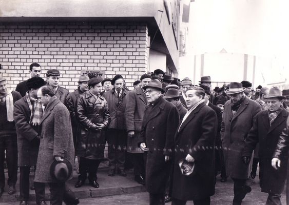 Uroczystość otwarcia Kombinatu
I sekretarz KC PZPR Władysław Gomułka wizytujący Kombinat
