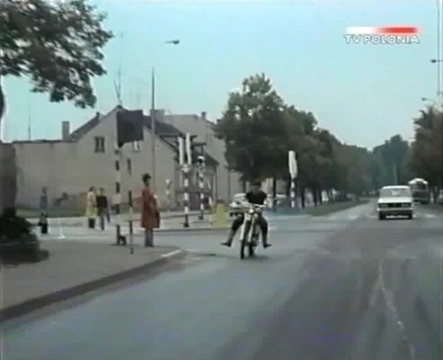 "Zielona Miłość"
Scena z filmu "Zielona Miłość". Na motocyklu Jan Frycz
Słowa kluczowe: Zielona Miłóść Jan Frycz