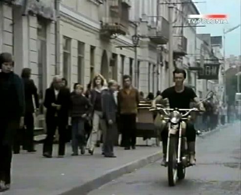 "Zielona Miłość"
Scena z filmu "Zielona Miłość". Na motocyklu Jan Frycz
Słowa kluczowe: Zielona Miłóść Jan Frycz