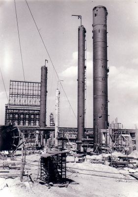 Budowa Instalacji Butadienu /Stary Butadnien/
Pierwsze kolumny Instalacji Butadienu. Na drugim planie Komorowe Koksowanie
