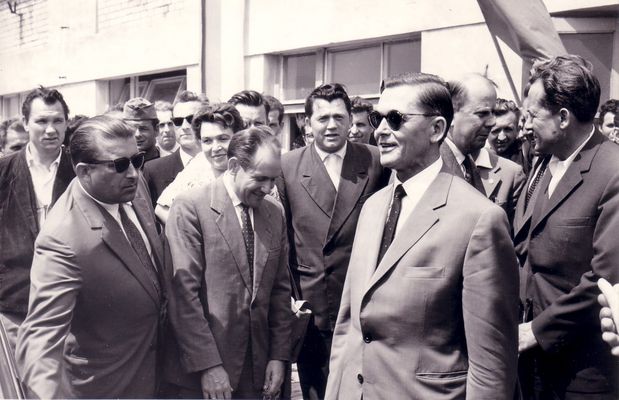 Wizyta Przewodniczącego Rady Państwa Aleksandra Zawadzkiego - budowa Kombinatu
