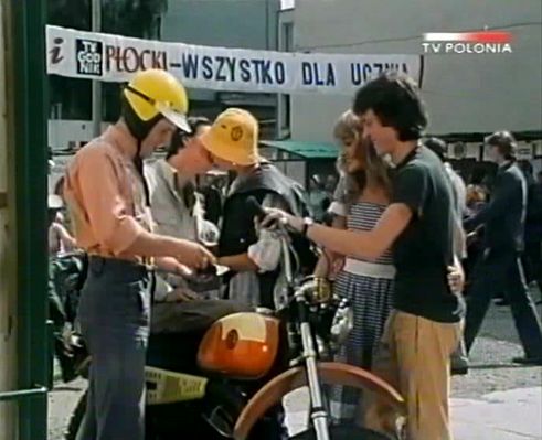 "Zielona Miłość"
Scena z filmu "Zielona Miłość". Nieistniejąca już "wnęka" przy Muzeum Mazowieckim"
Słowa kluczowe: Zielona Miłóść