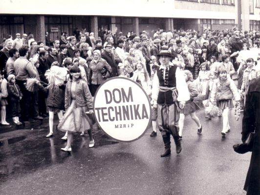 1-szy Maja 1985 r.
Pochód pierwszomajowy, pracownicy MZRiP
